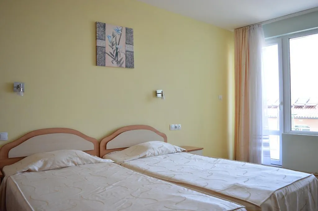 Family Hotel Coral Sozopol 3*,