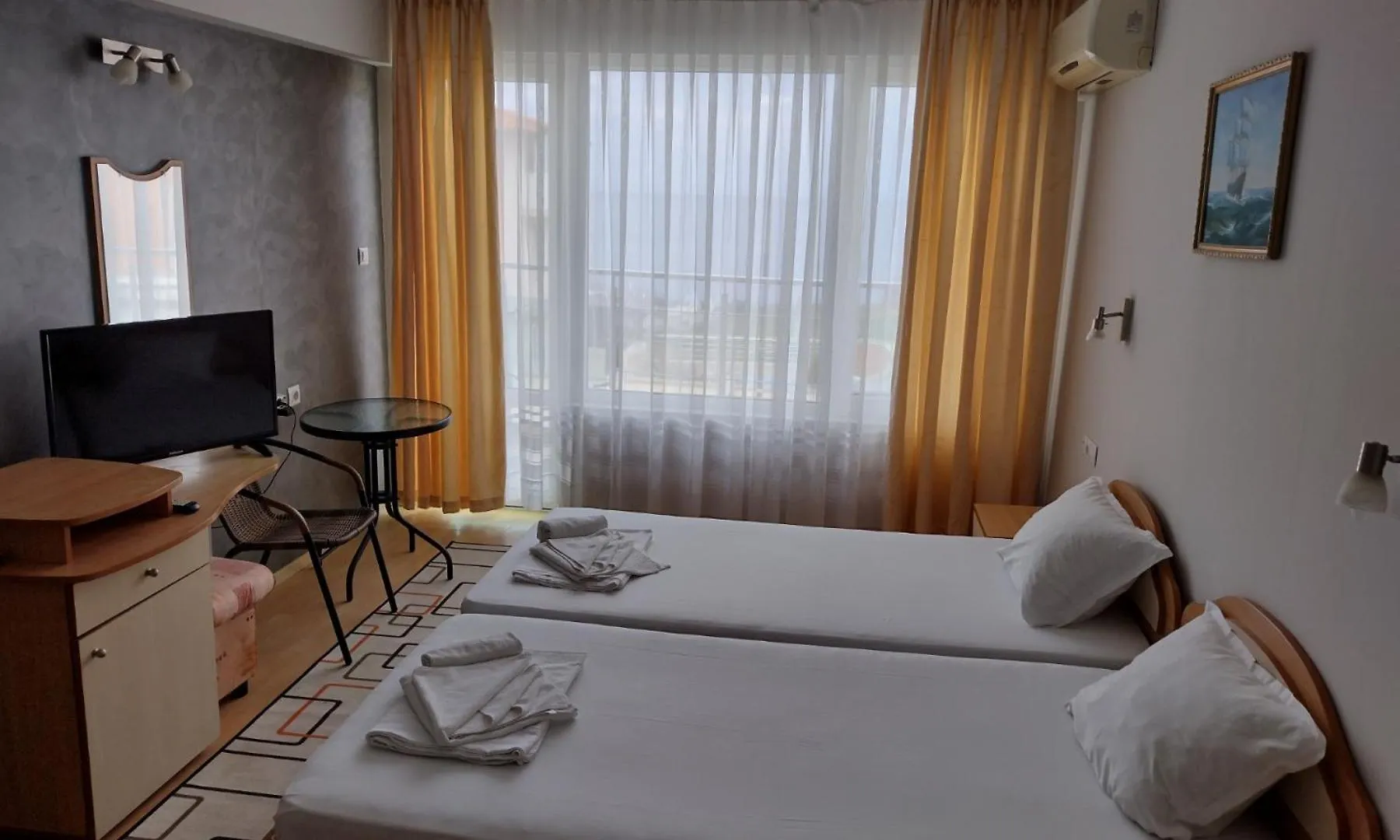 Family Hotel Coral Sozopol 3*,  Bulgaria