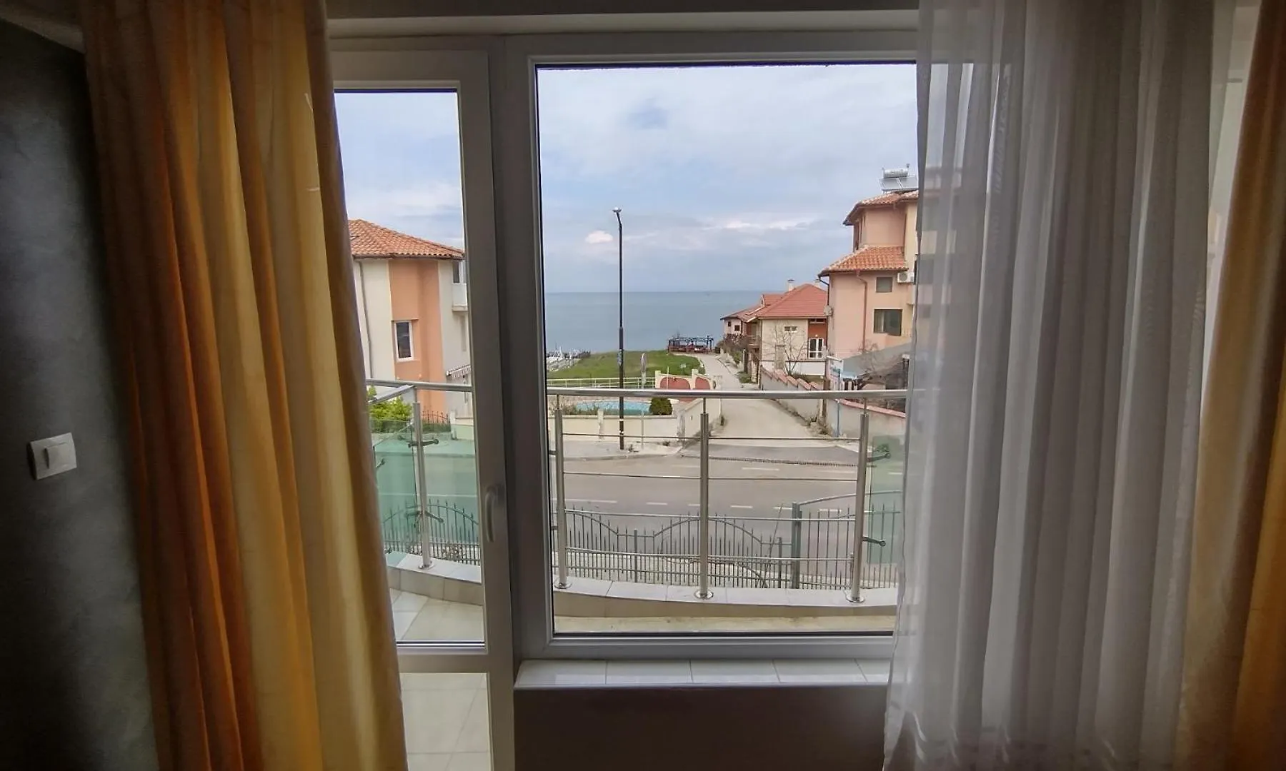 Family Hotel Coral Sozopol 3*,