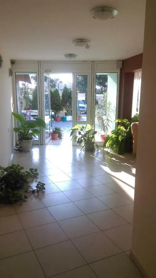 Family Hotel Coral Sozopol 3*,